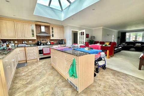 3 bedroom bungalow for sale, Everlea Close, Everton, Lymington, Hampshire, SO41