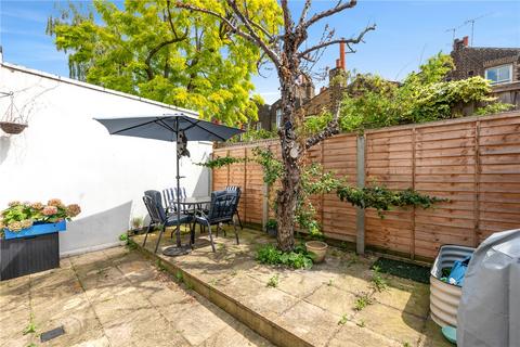 2 bedroom apartment for sale, Blackstock Road, London, N5