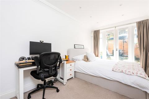 2 bedroom apartment for sale, Blackstock Road, London, N5