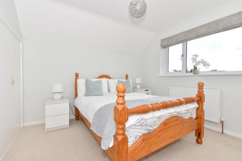 4 bedroom chalet for sale, Epple Bay Avenue, Birchington, Kent