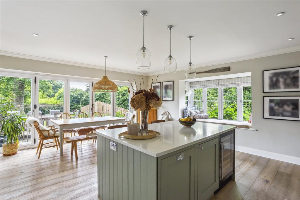 Kitchen/ Breakfast