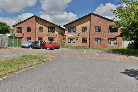 1 bedroom flat for sale, Glendale Avenue, Newbury RG14