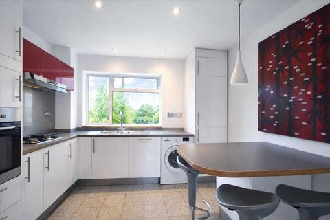 3 bedroom apartment to rent, Gooden Court, Harrow