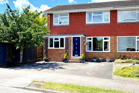 3 bedroom semi-detached house for sale, Rowan Drive, Billingshurst RH14