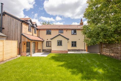 4 bedroom detached house for sale, Back Street, Litcham