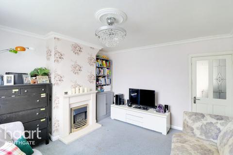 2 bedroom terraced house for sale, Thornaby Gardens, London