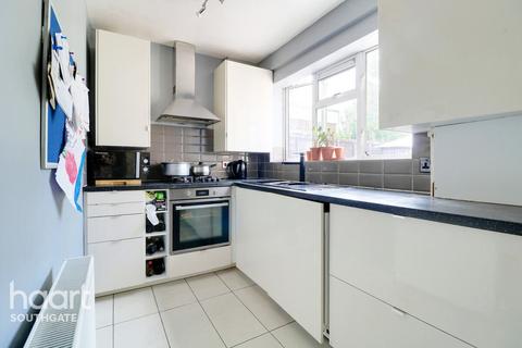 2 bedroom terraced house for sale, Thornaby Gardens, London