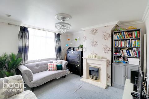 2 bedroom terraced house for sale, Thornaby Gardens, London