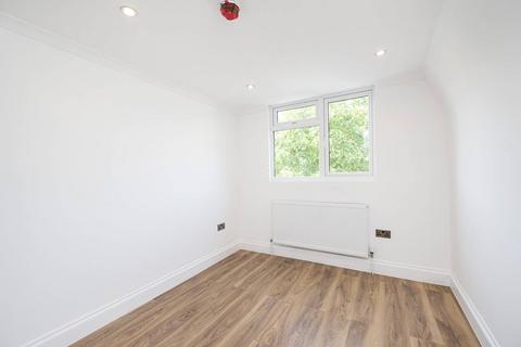 7 bedroom terraced house to rent, Roding Road, Clapton, London, E5
