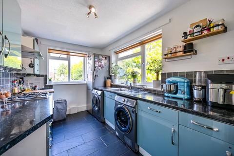 2 bedroom flat to rent, Capel House, Surbiton, KT5