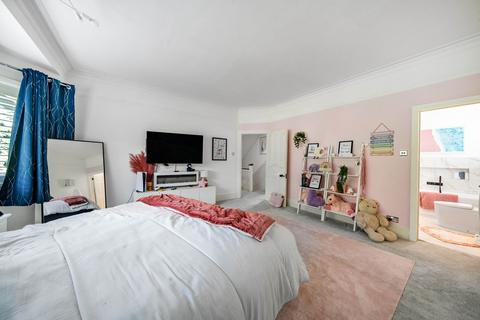 40 Monahan Avenue, Purley, CR8 3BA