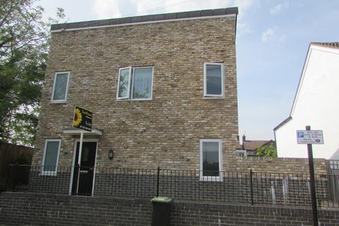 2 bedroom house to rent, Preston Road, Tonbridge, kent