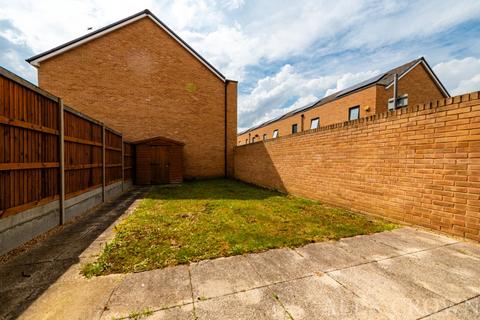 3 bedroom semi-detached house to rent, Henson Road, Dagenham