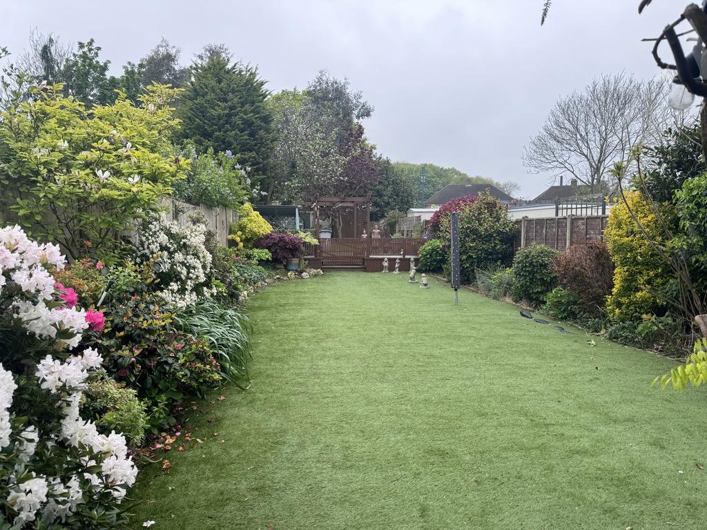 9 Odensil Green gardebn 3