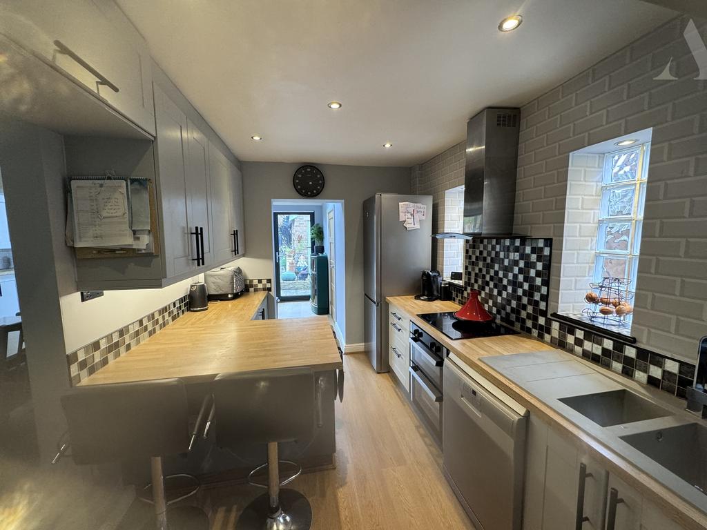 9 Odensil Green kitchen 2
