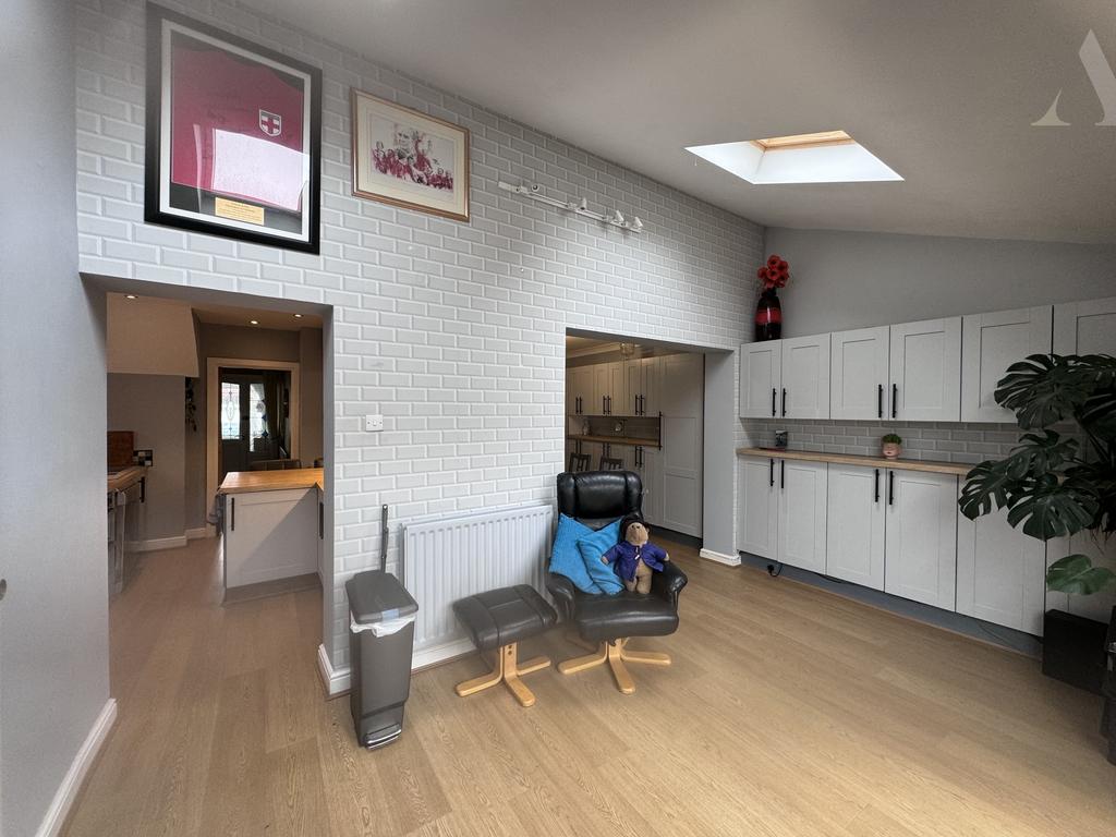 9 Odensil Green breakfast kitchen 3