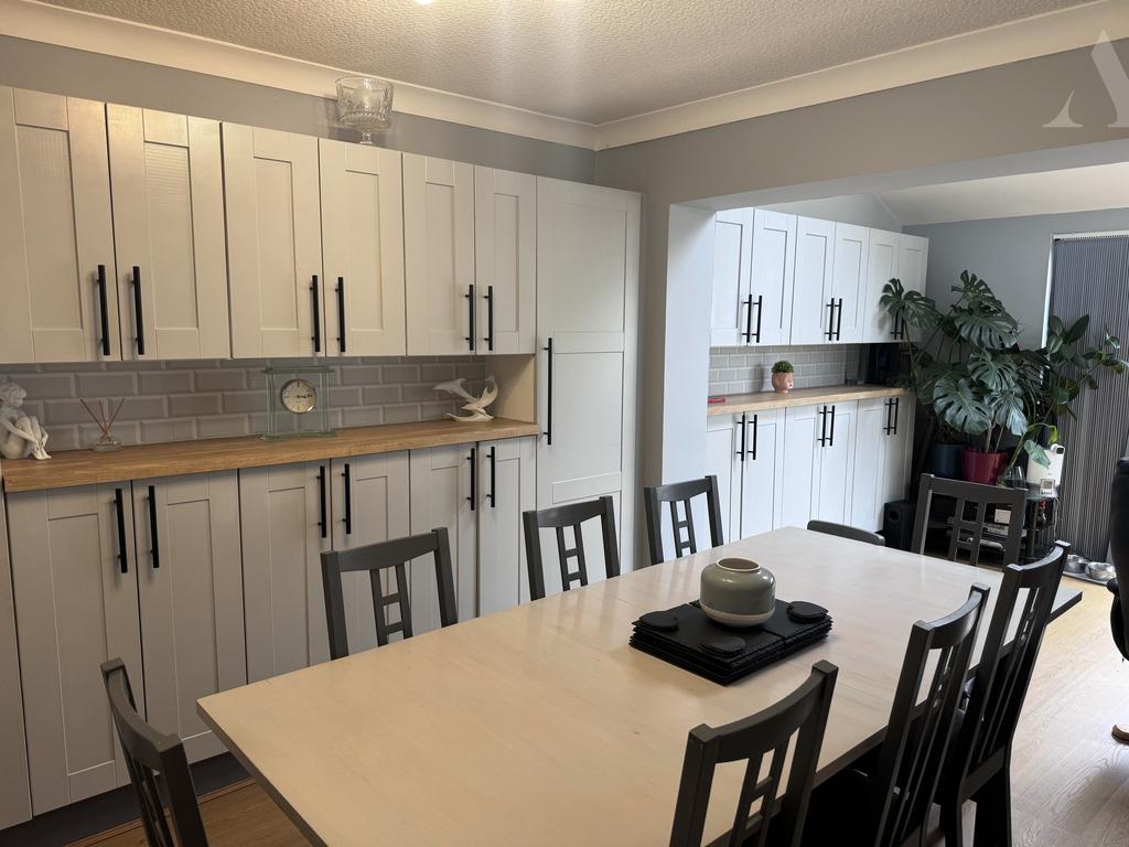 9 Odensil Green kitchen diner