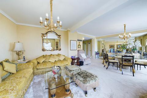 3 bedroom apartment for sale, Chelsea House, Lowndes Street, Knightsbridge, London, SW1X