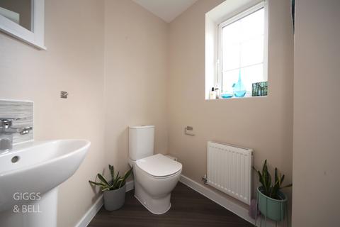 1 Cassidy Close, Luton, LU2 7FW