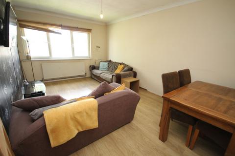 2 bedroom flat for sale, Tree Walk, Stretford, M32