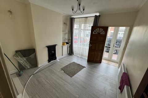 2 bedroom terraced house to rent, Salisbury Road, Smethwick B66