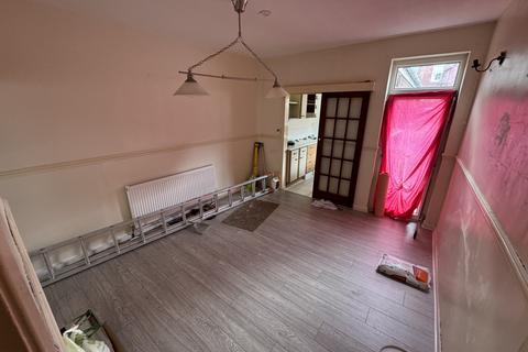 2 bedroom terraced house to rent, Salisbury Road, Smethwick B66