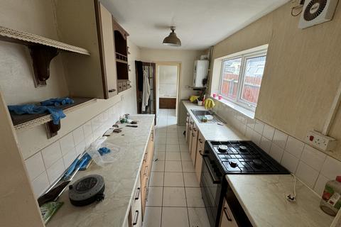 2 bedroom terraced house to rent, Salisbury Road, Smethwick B66