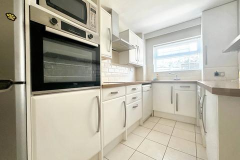 2 bedroom flat for sale, Ambleside Avenue, Telscombe Cliffs BN10