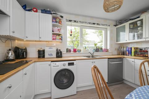 12 Dalum Grove, Loanhead, EH20 9LX