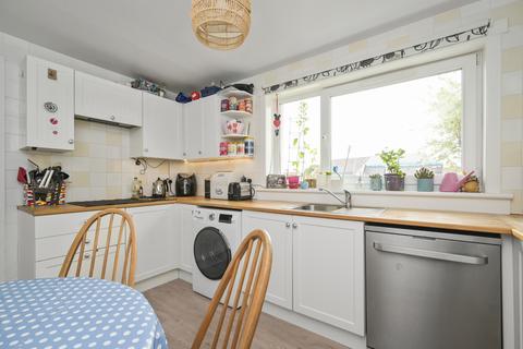 12 Dalum Grove, Loanhead, EH20 9LX