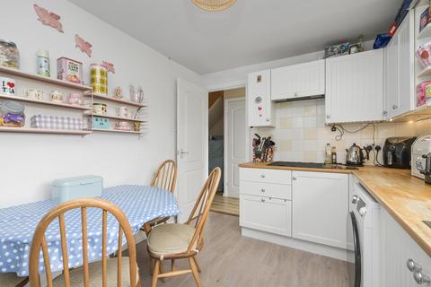 12 Dalum Grove, Loanhead, EH20 9LX