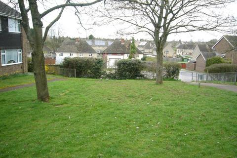 3 bedroom semi-detached house to rent, Farmers Close, Witney, Oxfordshire, OX28