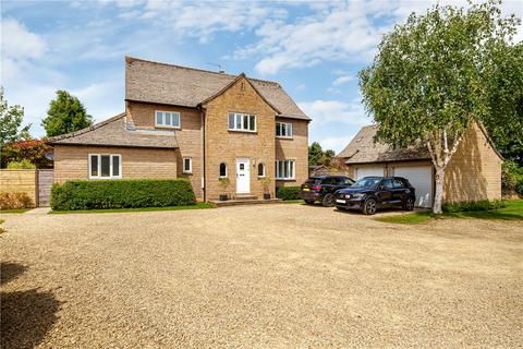 4 bedroom detached house to rent, Woodlands, Pickwick, Corsham, Wiltshire, SN13