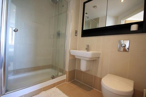 2 bedroom flat to rent, The Boulevard, Leeds, West Yorkshire, UK, LS10