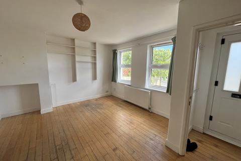 3 bedroom semi-detached house to rent, Freshfield Road, Queens Park