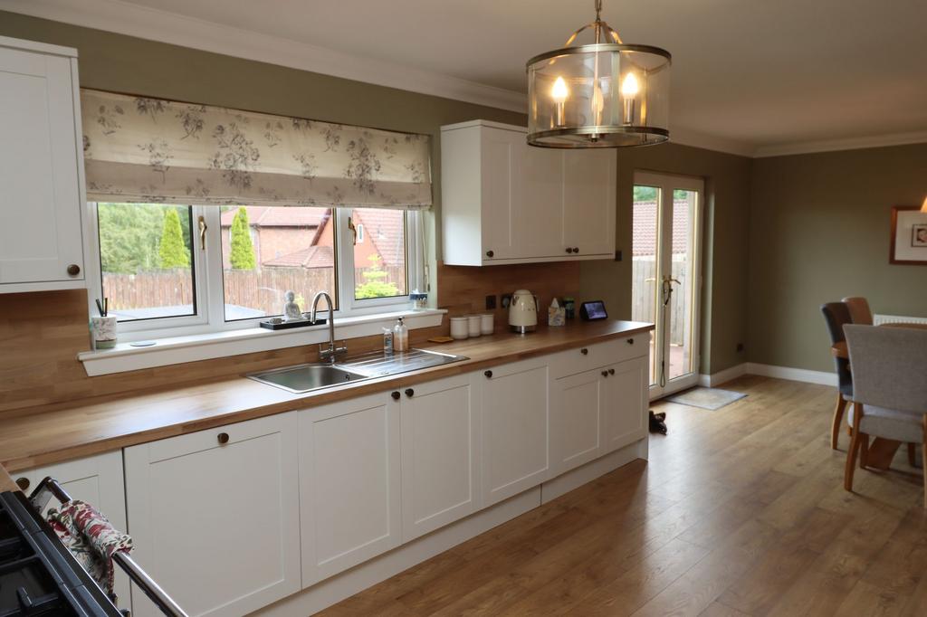 Kitchen (Photo 1)