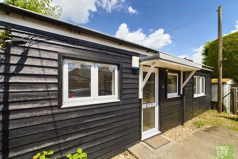 2 bedroom bungalow to rent, Station Hill, Cookham, Maidenhead, Berkshire, SL6