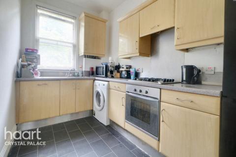 2 bedroom apartment for sale, Ross Road, South Norwood