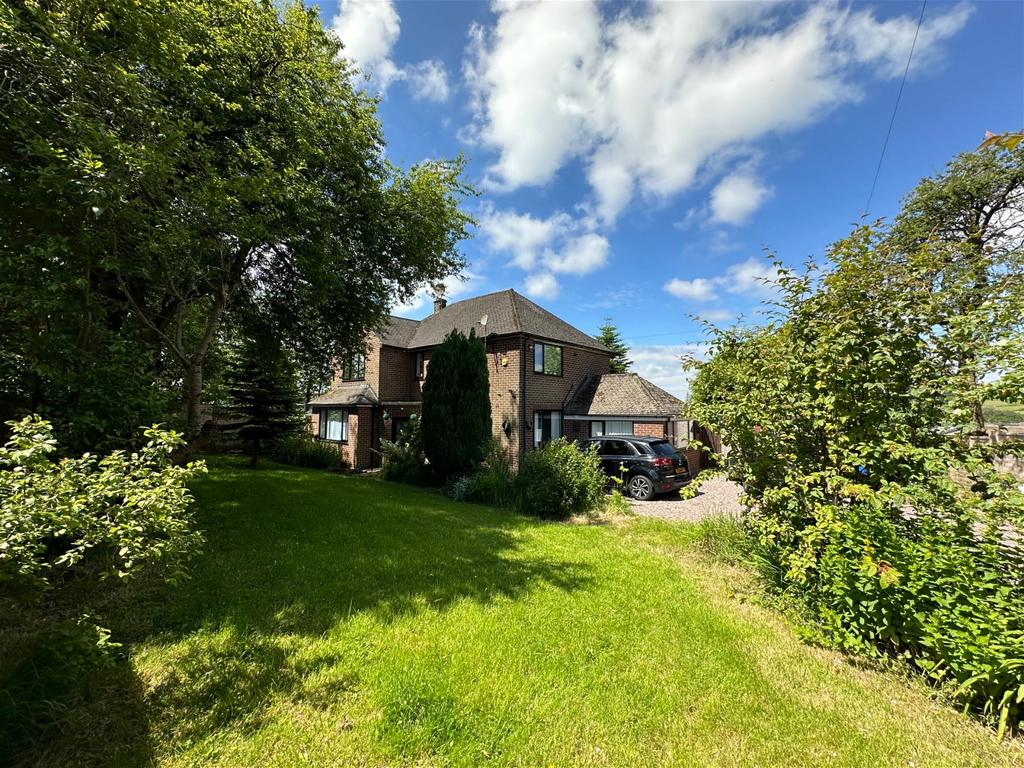 Ashworth Lane, Mottram, Hyde, SK14 6NZ 4 bed detached house for sale