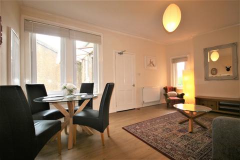 4 bedroom flat to rent, Niddrie Mains Road, Niddrie, Edinburgh, EH16