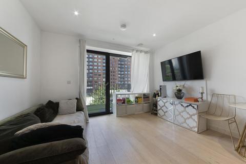 1 bedroom apartment for sale, Banyan Court, Royal Wharf, E16