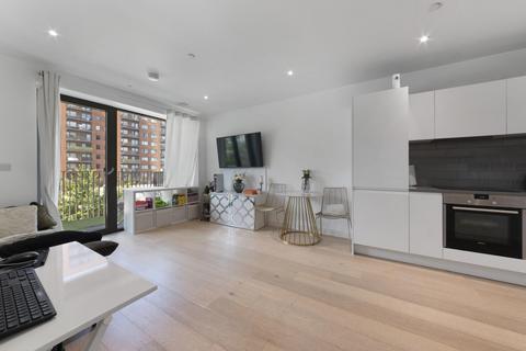 1 bedroom apartment for sale, Banyan Court, Royal Wharf, E16