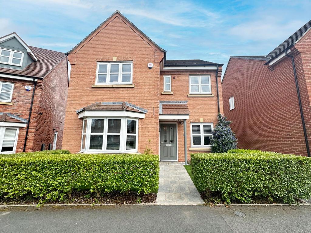 Burnham Road, Wythall, B47 6AS 4 bed detached house for sale £535,000