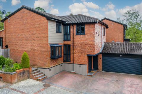 5 bedroom detached house for sale, Greenham Wood, Bracknell RG12