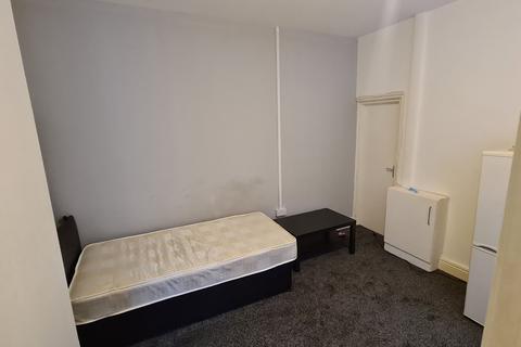 Studio to rent, Room 2 ,  Claremont Street, Armley, Leeds