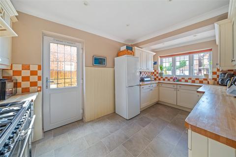 18 Chailey Place, Hersham, Walton-on-thames, KT12 4LQ