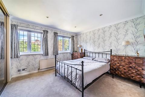 18 Chailey Place, Hersham, Walton-on-thames, KT12 4LQ