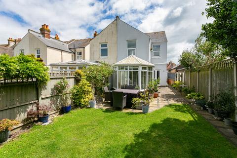 3 bedroom semi-detached house for sale, St Leonards Road, Hythe, CT21