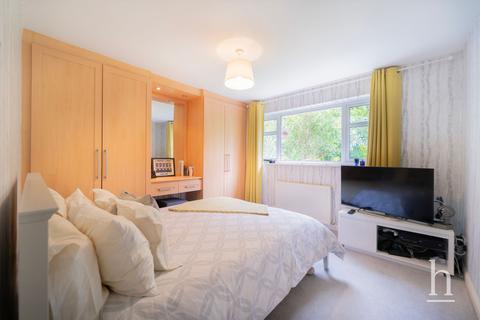 45 Dawstone Road, Wirral, CH60 0BR