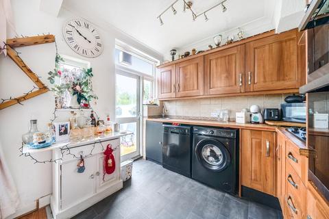 3 bedroom terraced house for sale, Aviemore Way, Beckenham